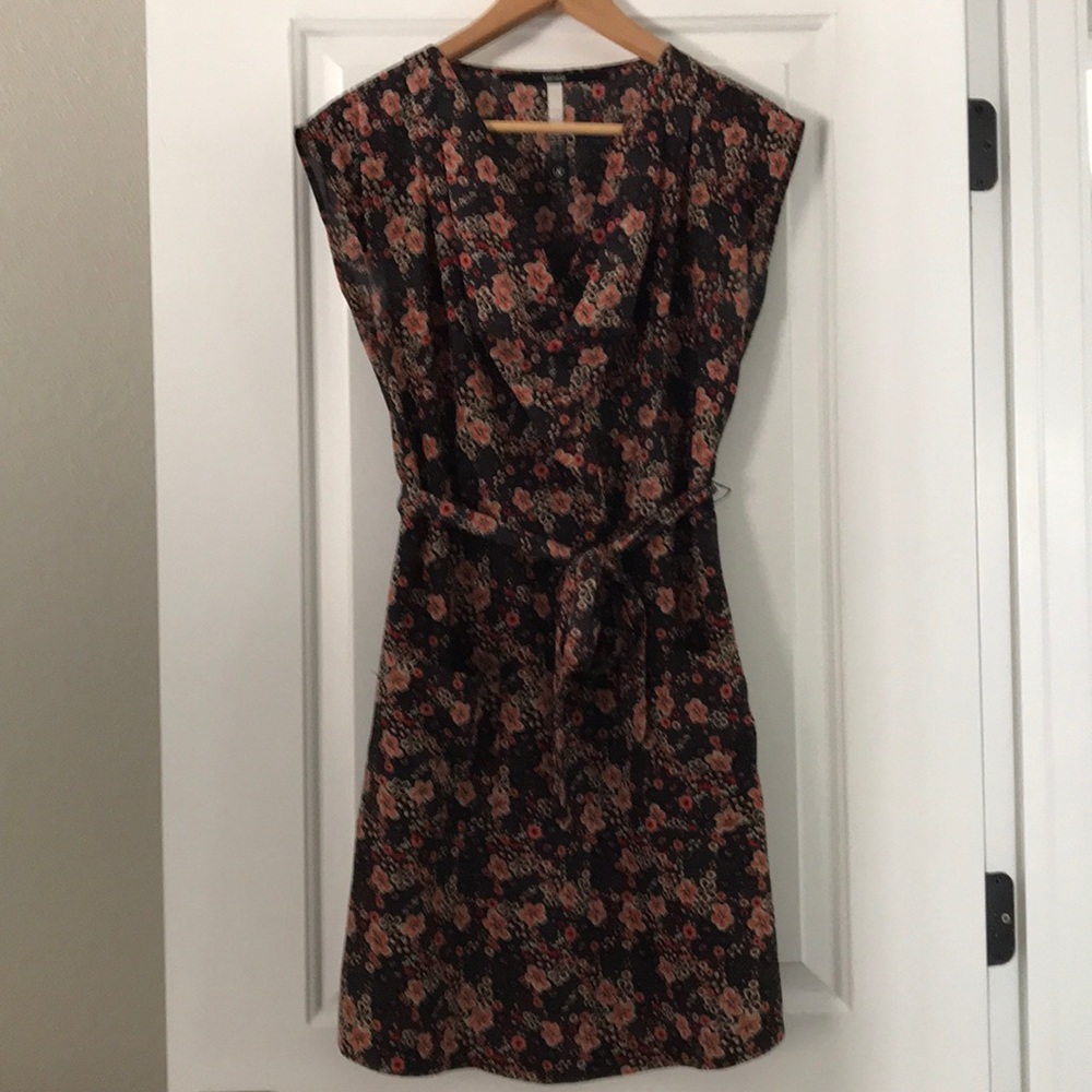 Kensie floral pattern cowl neck dress with pockets